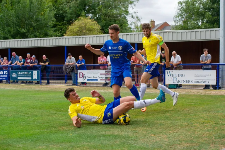 Photo 10 of 36, Bury Town vs Newmarket Town 20/08/2022