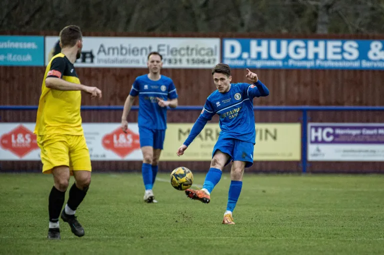 Photo 10 of 30, Bury Town vs Great Wakering Rovers 04/02/2023