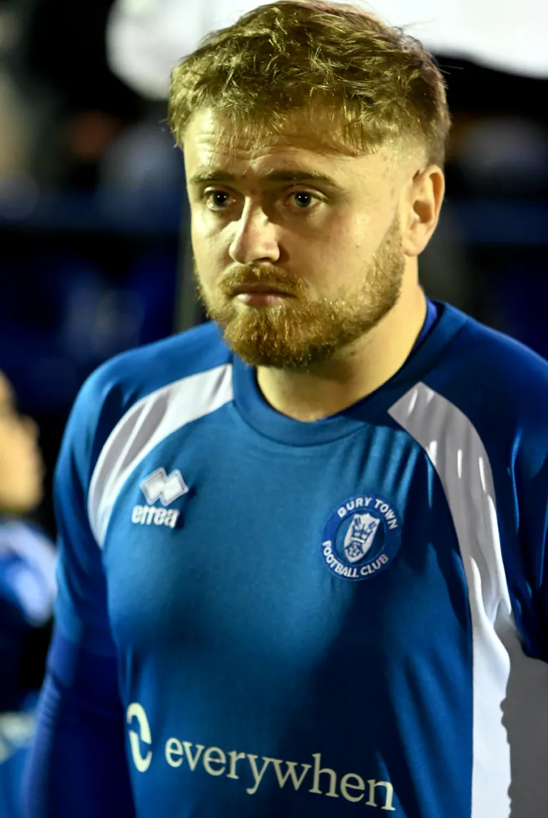 Photo 10 of 35, Bury Town v Mildenhall Town
