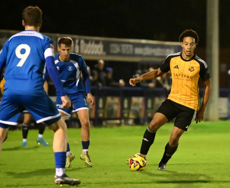 Photo 18 of 35, Bury Town v Mildenhall Town