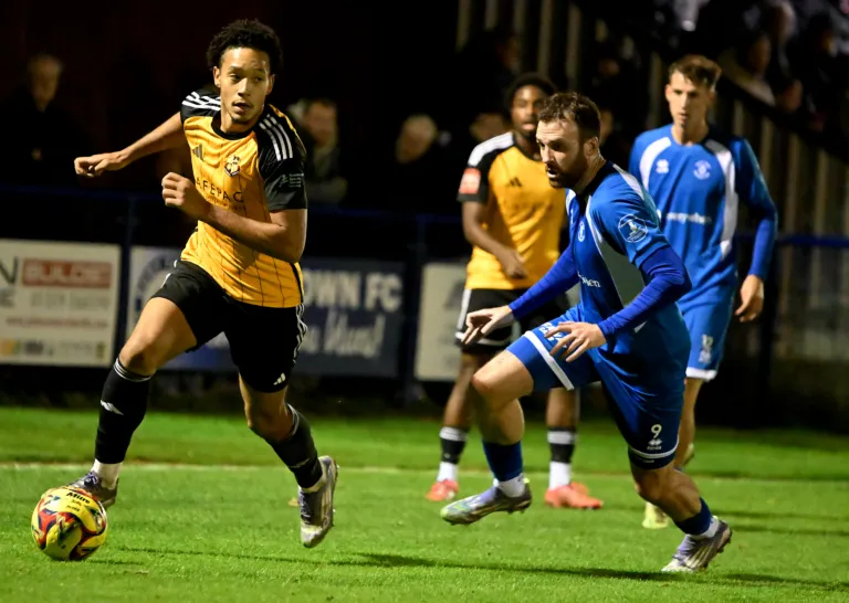 Photo 19 of 35, Bury Town v Mildenhall Town