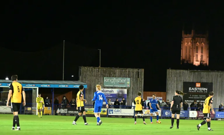 Photo 23 of 35, Bury Town v Mildenhall Town