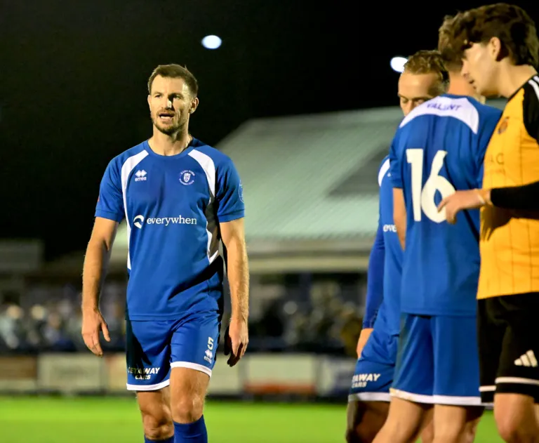 Photo 25 of 35, Bury Town v Mildenhall Town